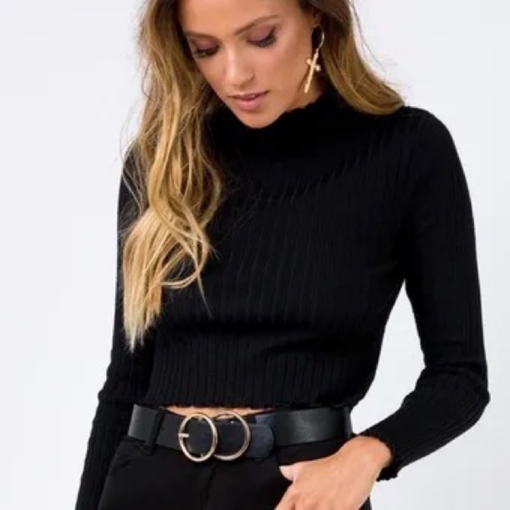 Ribbed mock neck crop top
